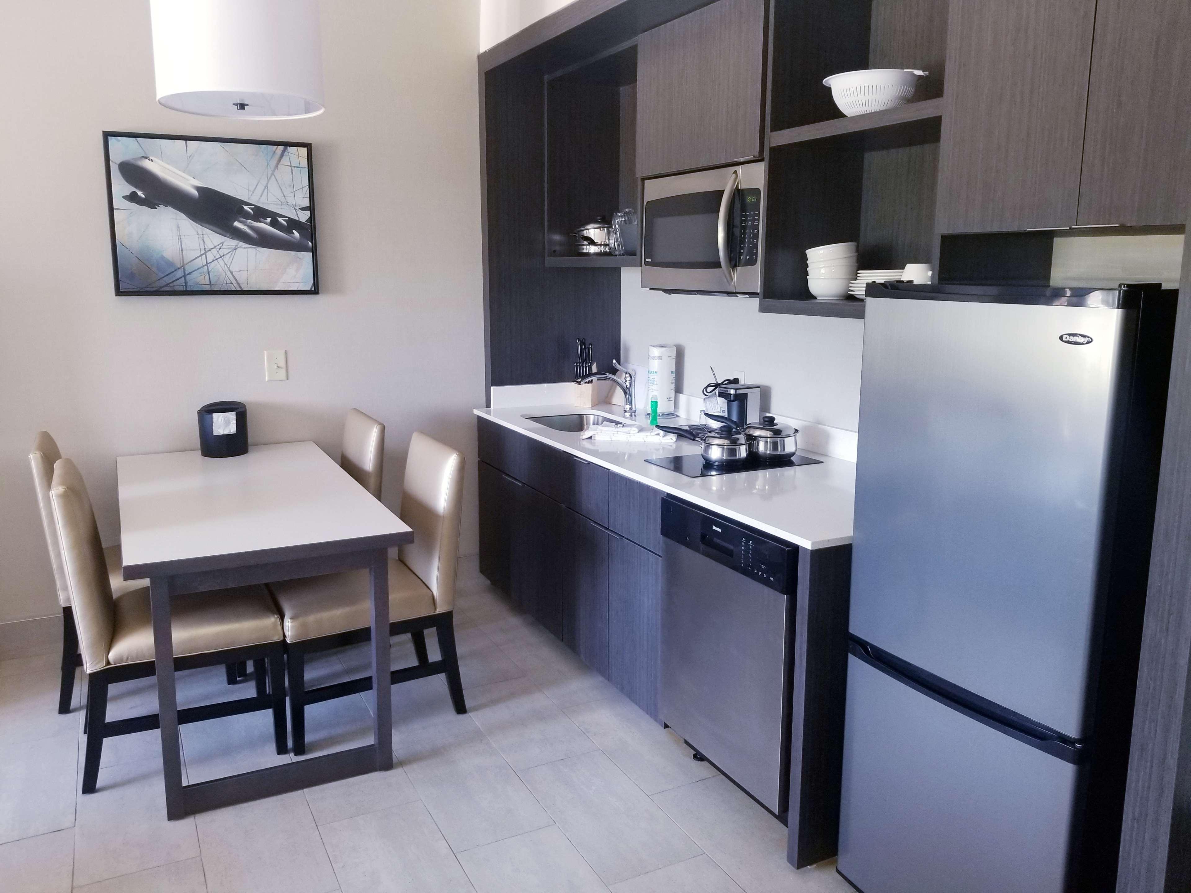 Best Western Plus Executive Residency Rigby'S Water World Hotel وارنر روبينز المظهر الخارجي الصورة