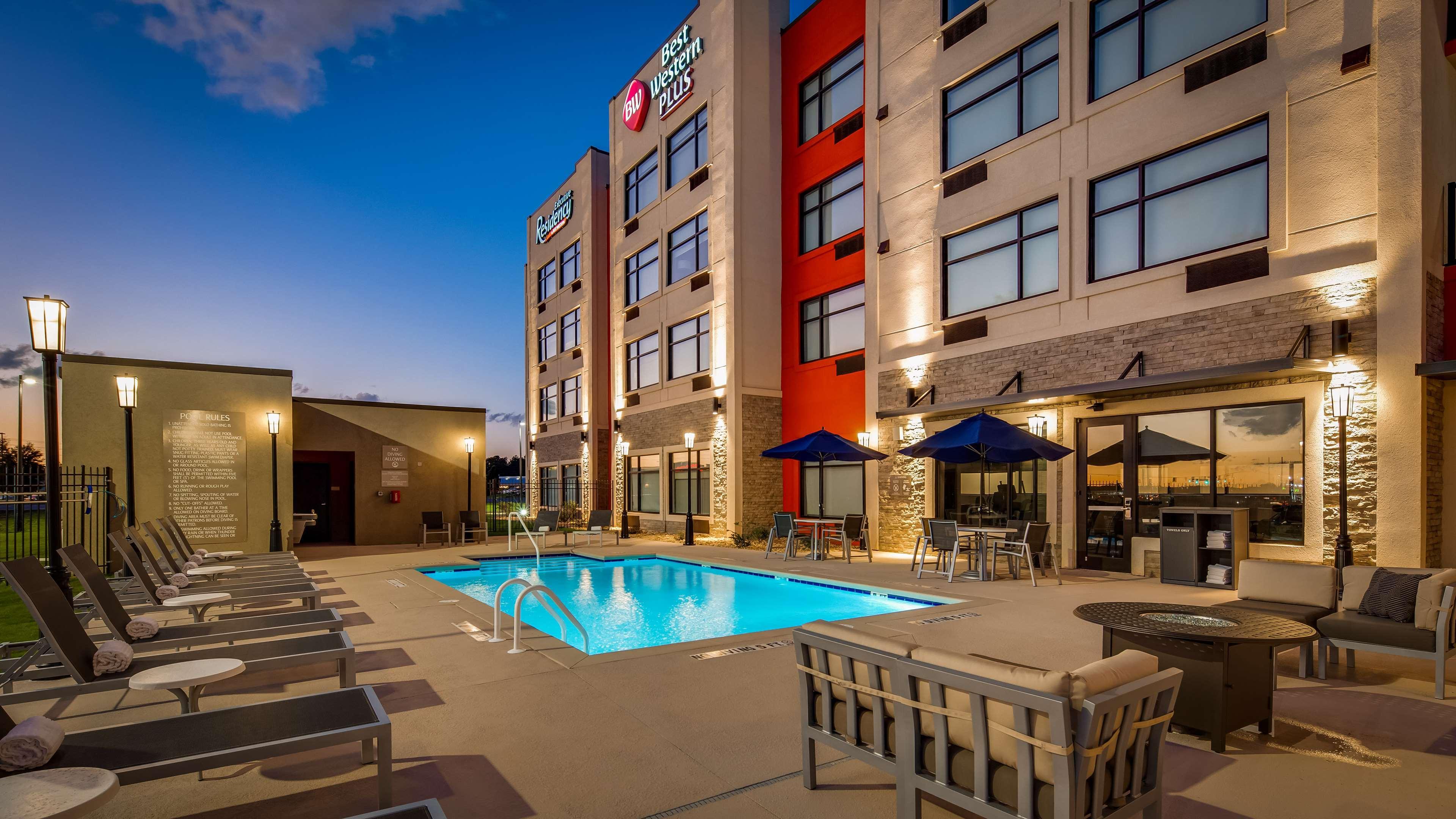 Best Western Plus Executive Residency Rigby'S Water World Hotel وارنر روبينز المظهر الخارجي الصورة