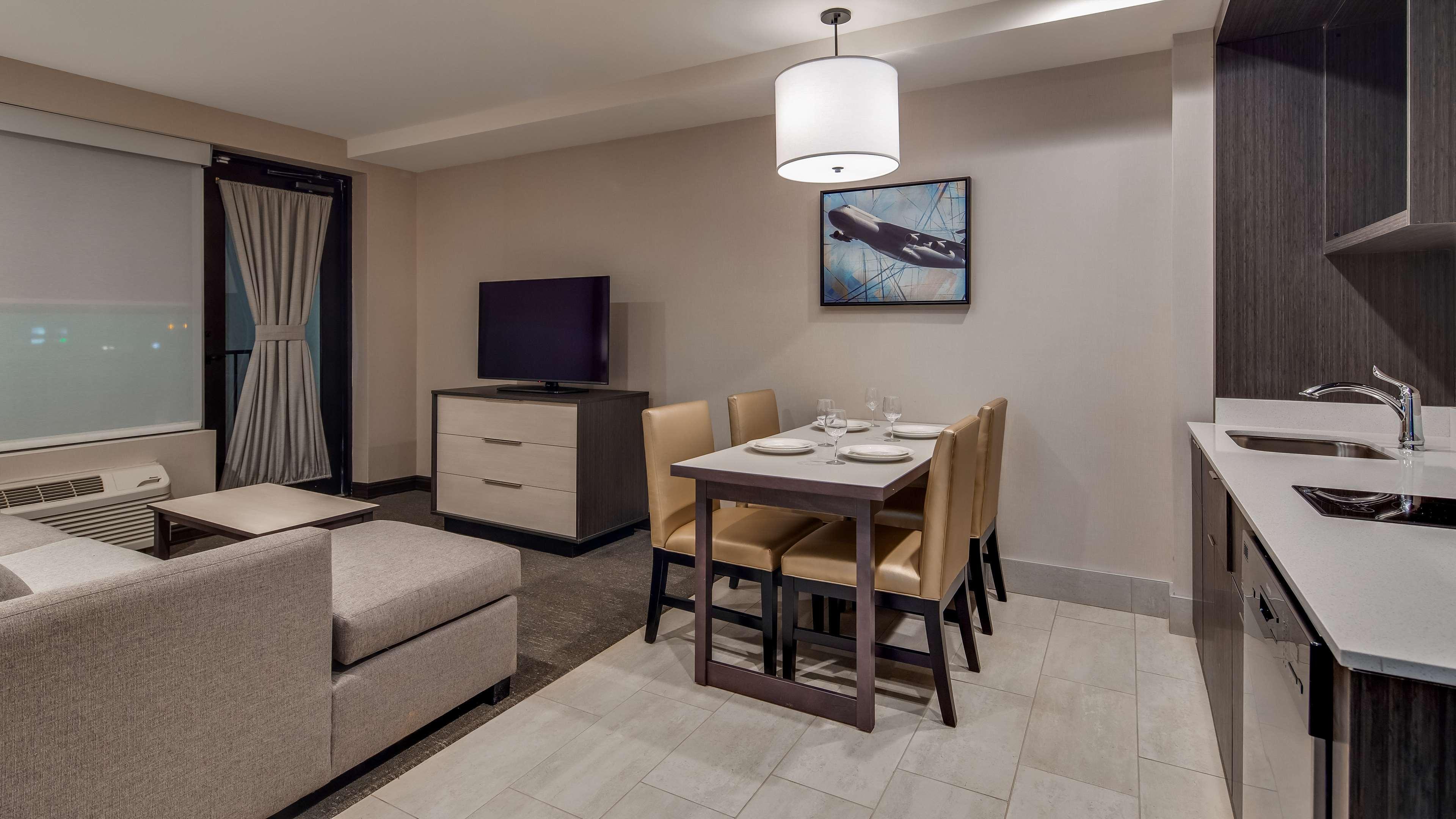 Best Western Plus Executive Residency Rigby'S Water World Hotel وارنر روبينز المظهر الخارجي الصورة