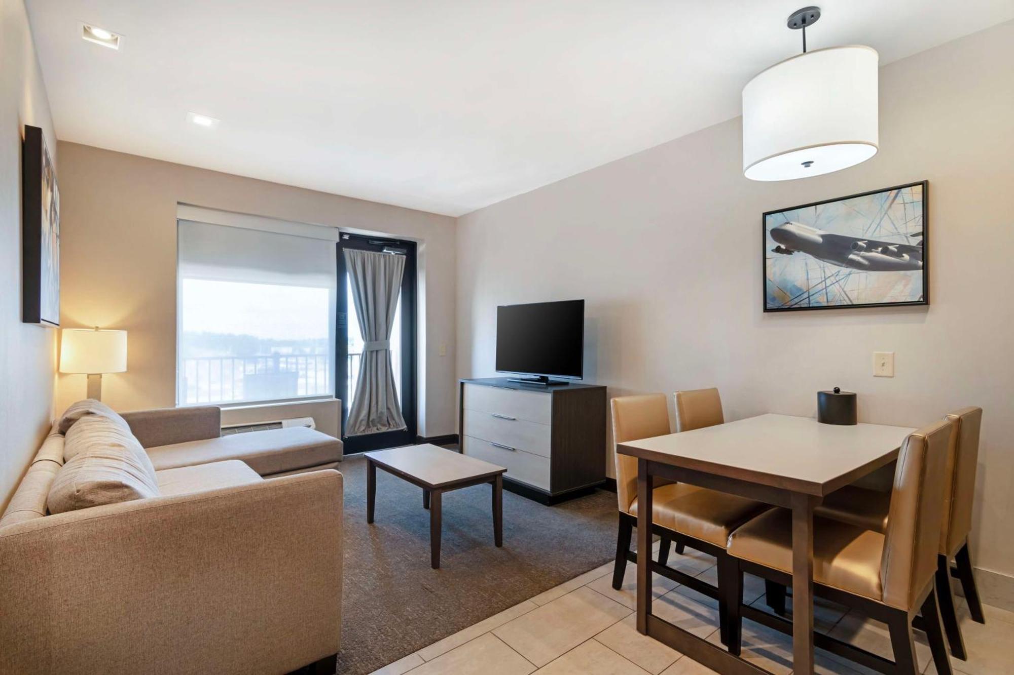 Best Western Plus Executive Residency Rigby'S Water World Hotel وارنر روبينز المظهر الخارجي الصورة