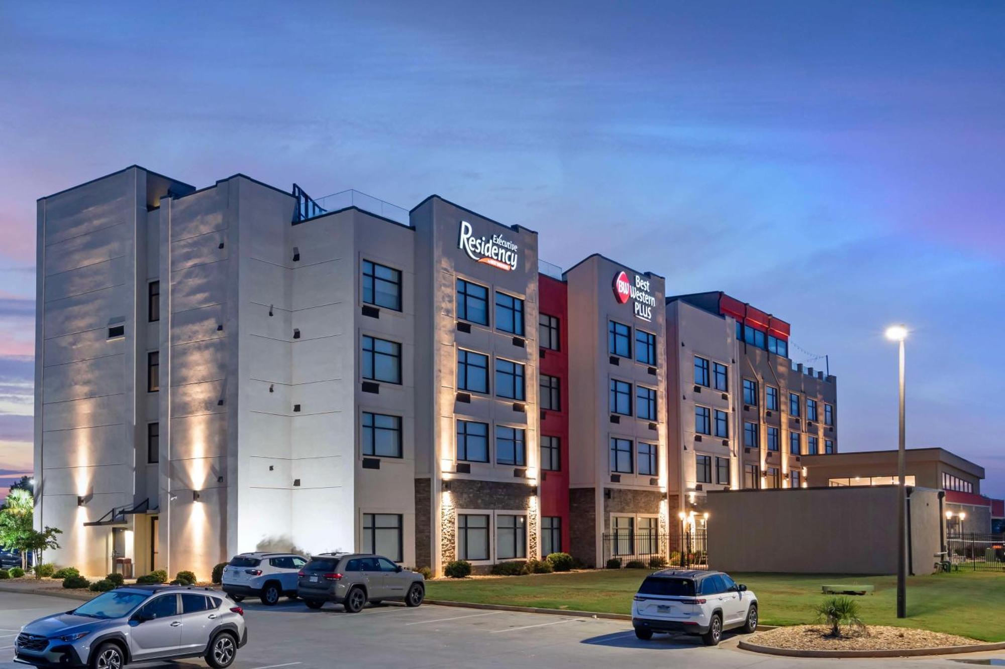 Best Western Plus Executive Residency Rigby'S Water World Hotel وارنر روبينز المظهر الخارجي الصورة